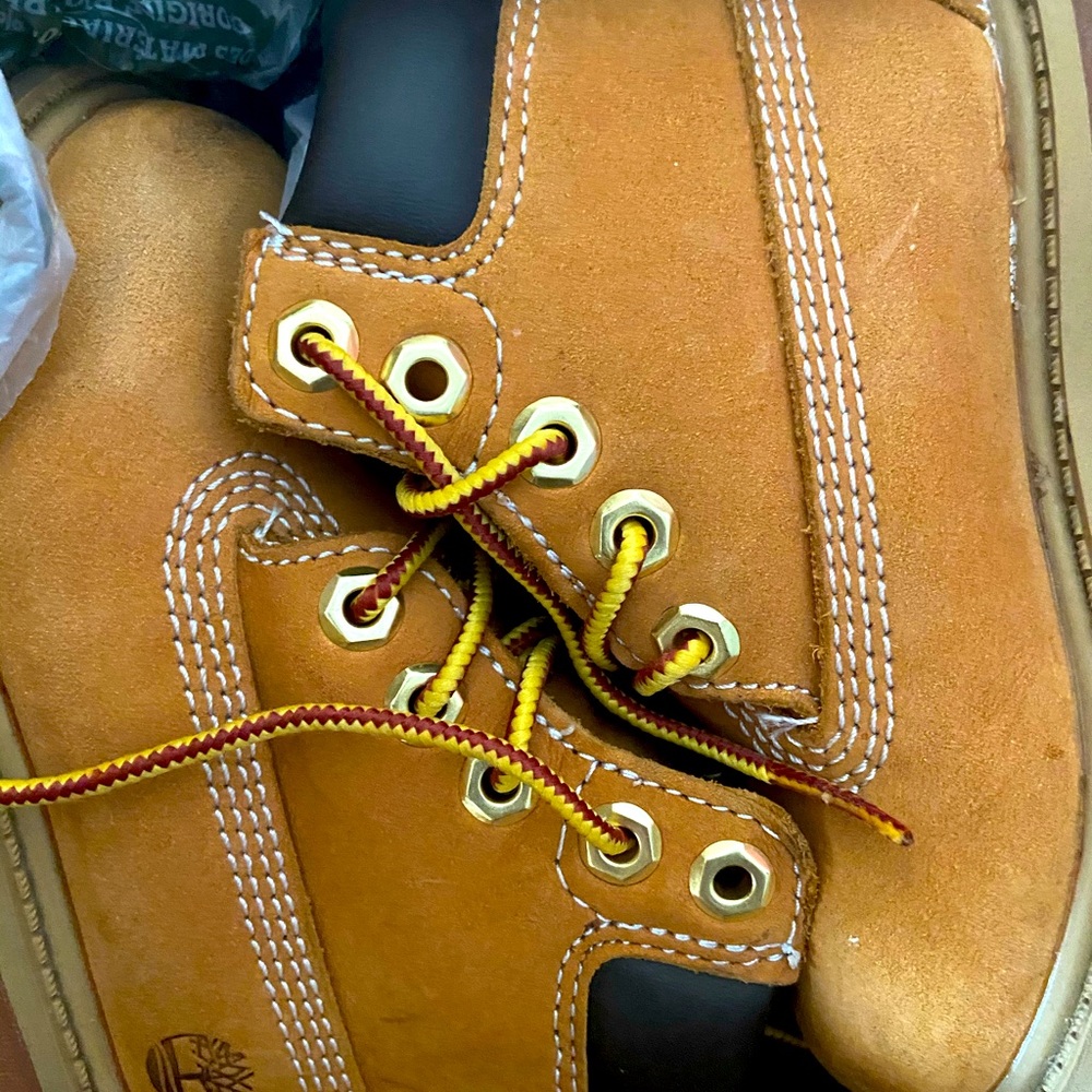 Unisex Timberland boots 🥾 tan peanut butter